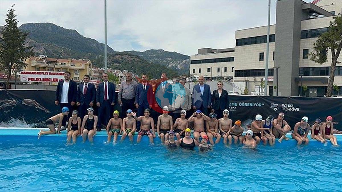 Marmaris'te Geçici Yüzme Havuzu Açılışı: Sporculara Büyük Destek