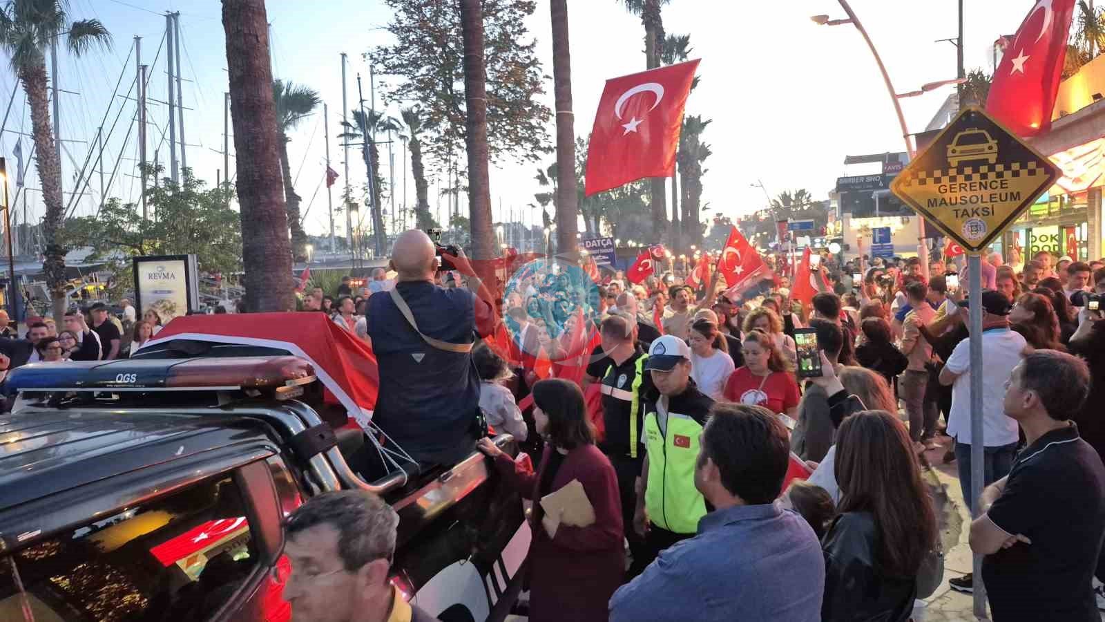Bodrum'da 19 Mayıs Coşkusu: Fener Alayı ve Sertab Erener Konseri