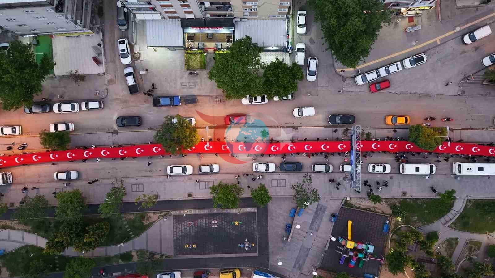 Kırıkkale'de 19 Mayıs Kutlamaları: Dev Türk Bayrağıyla Yürüyüş