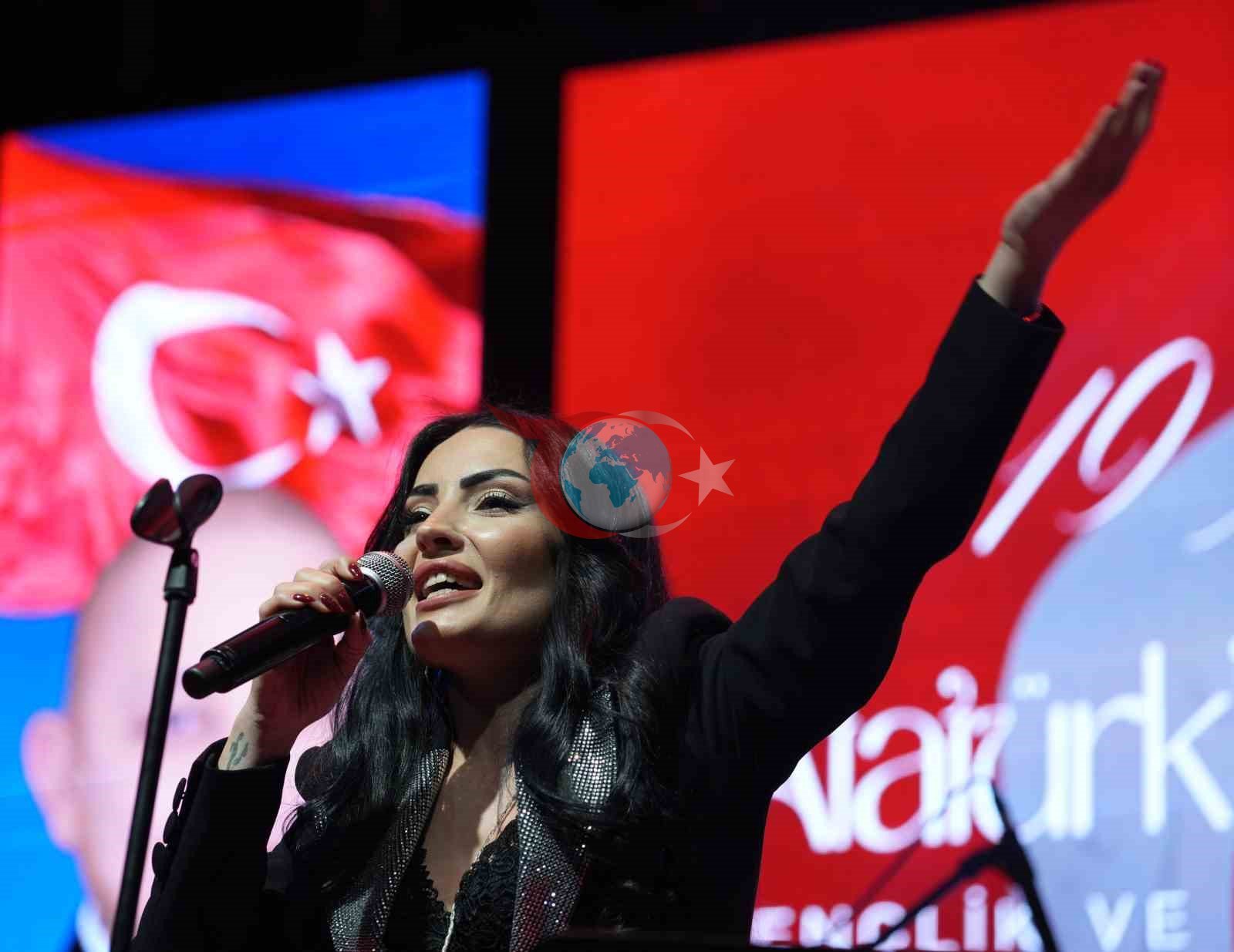 Kırıkkale’de 19 Mayıs coşkusu: Yüzlerce vatandaş, metrelerce uzunluğundaki Türk bayrağıyla yürüdü
