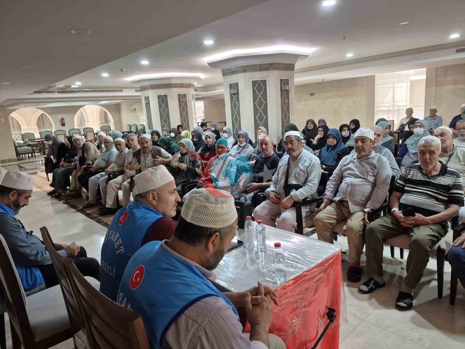 Erzincan'da Hacı Adaylarına Kapsamlı Arafat Vakfesi Eğitimi