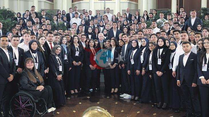 Cumhurbaşkanı Erdoğan Gençlerle Buluştu: Sosyal Medya Tehdidi
