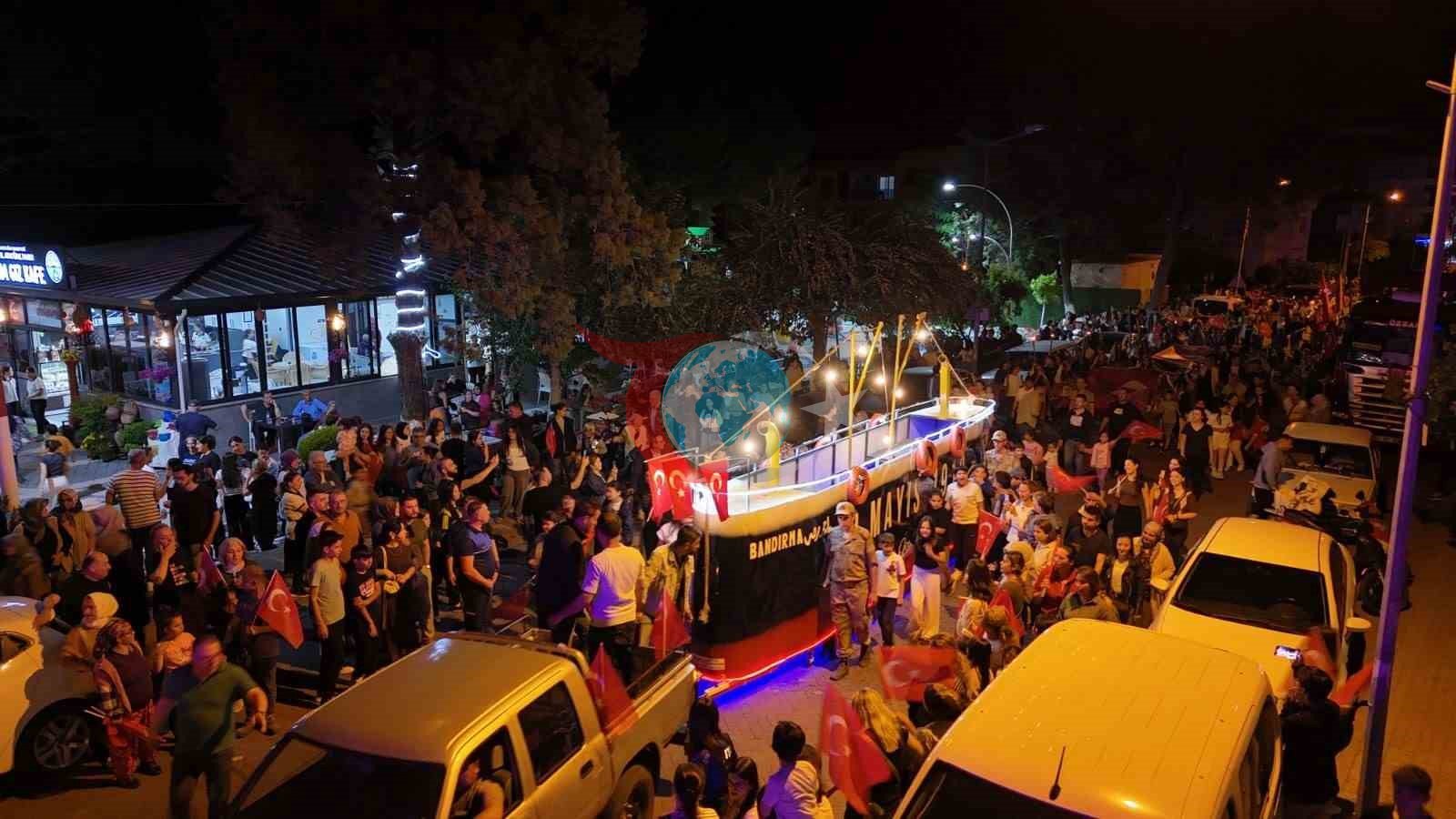 Bandırma Vapuru Maketiyle Bozdoğan'da 19 Mayıs Coşkusu