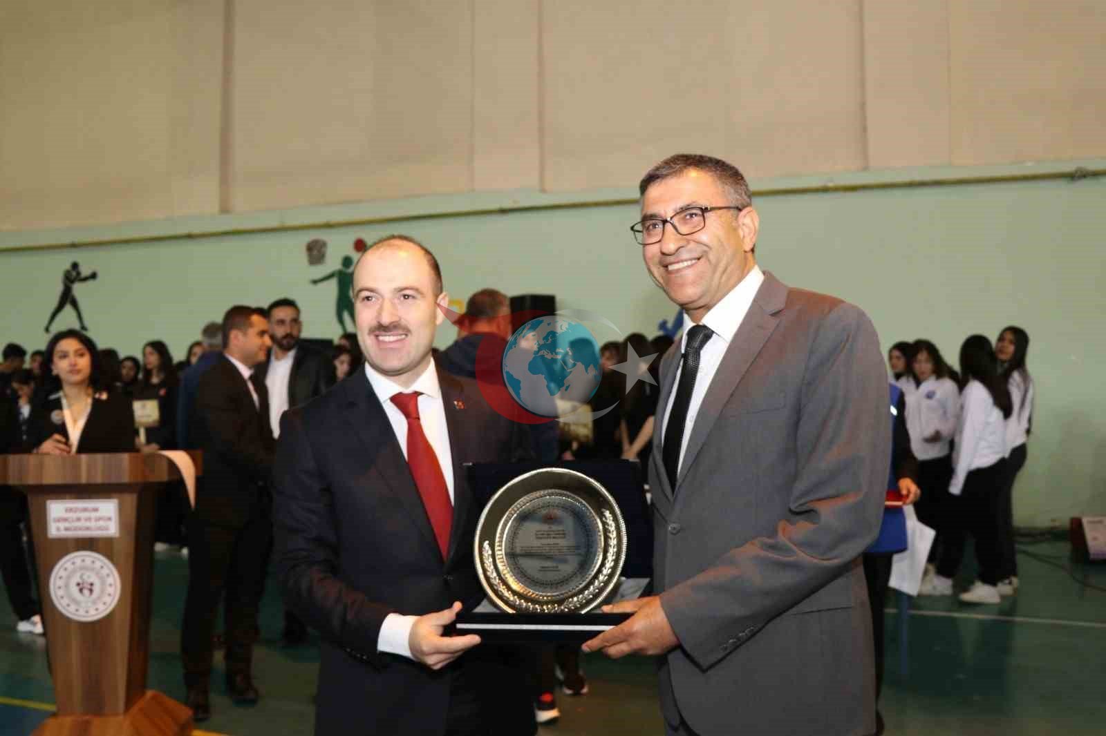 Hasan Oğuz'a Kaymakamlık Tarafından Anlamlı Ödül