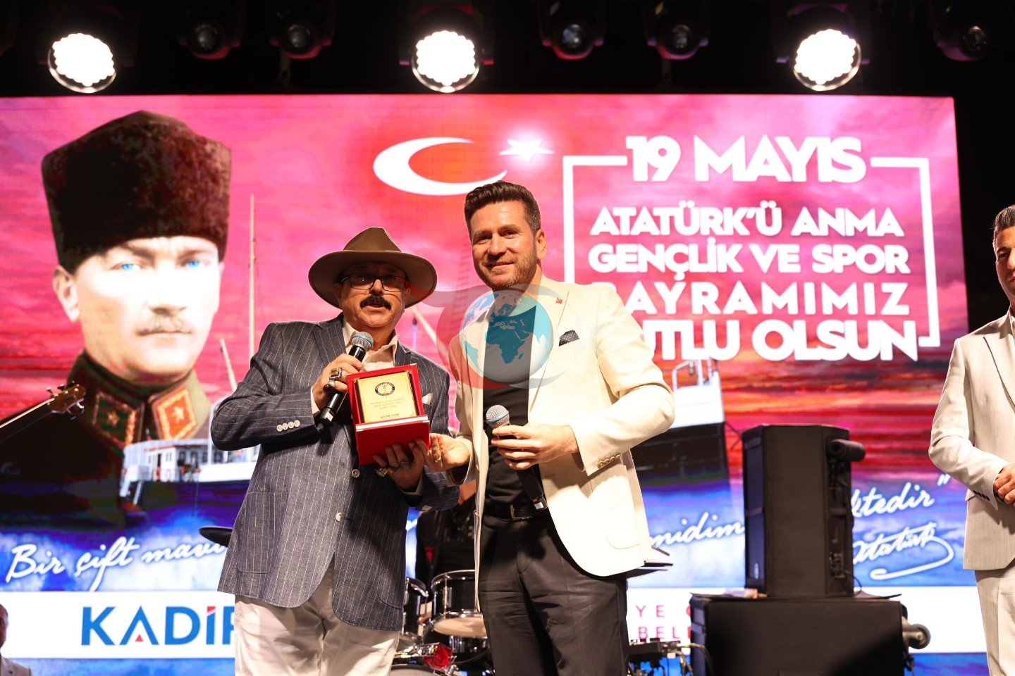 Tavas'ta 19 Mayıs Coşkusu Gençlik Konseri ile Zirveye Ulaştı