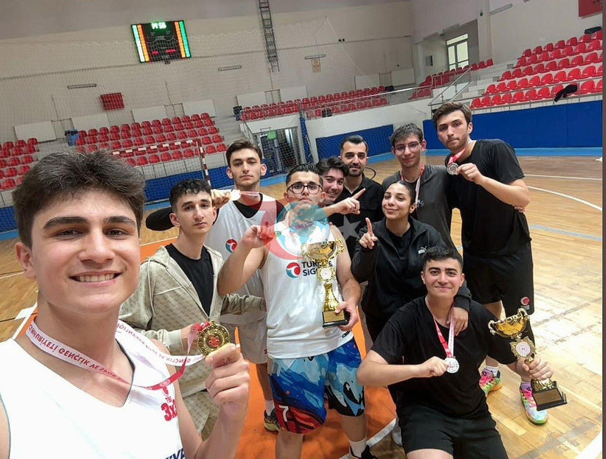 Kayseri'de Sokaklar Bizim 3X3 Basketbol Kupası Şampiyonları Belirlendi