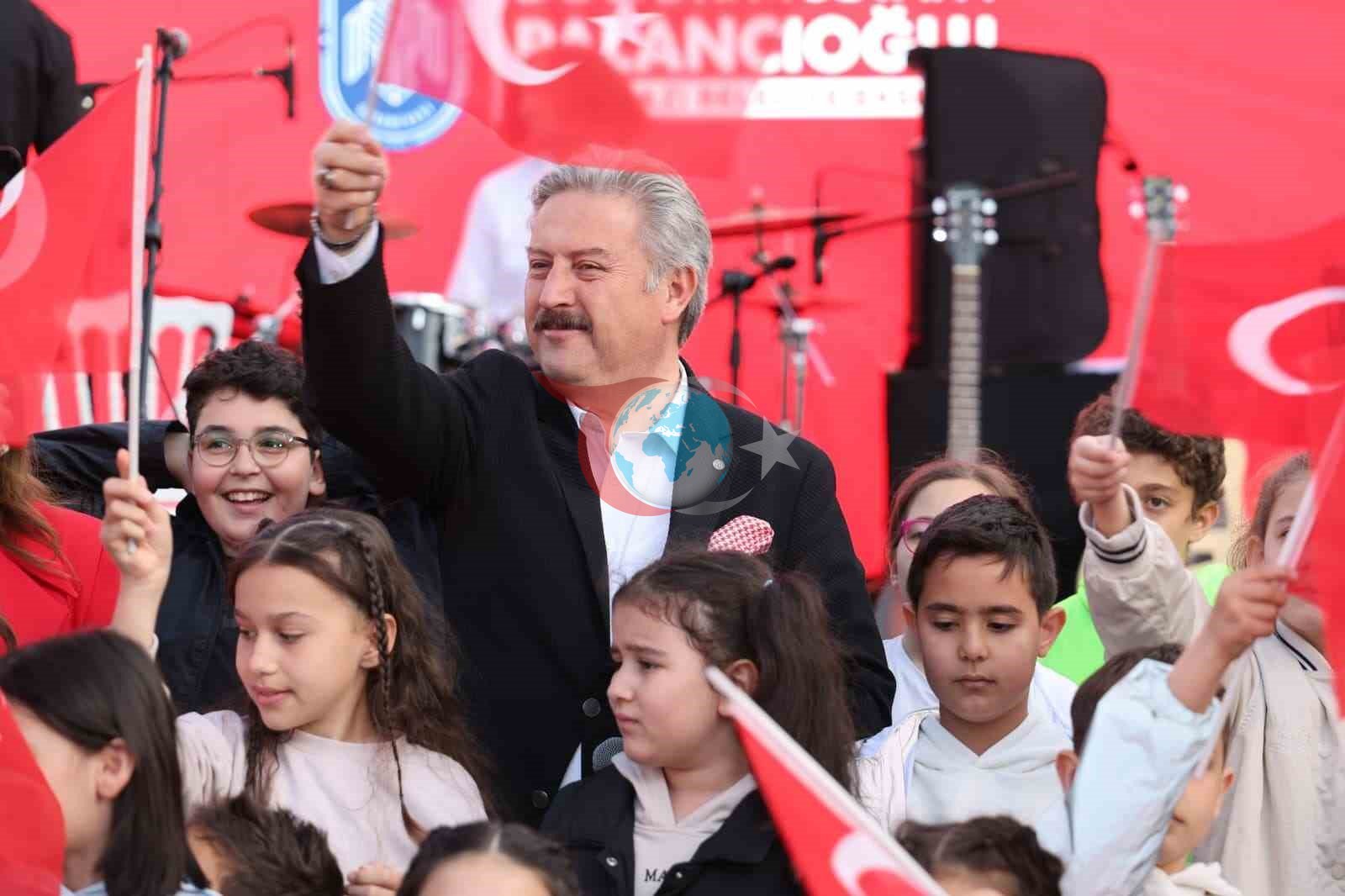 Melikgazi&rsquo;de 19 Mayıs&rsquo;ın heyecan ve coşkusu, Gençlik Orkestrası&rsquo;nın konseriyle taçlandı
