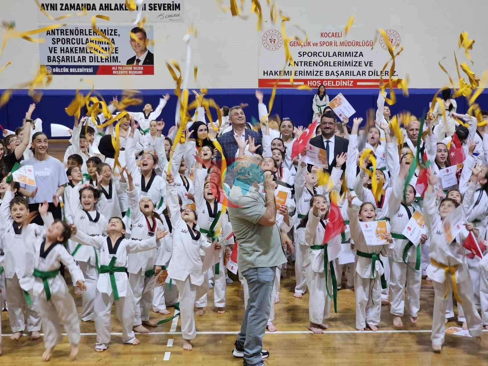 Gölcük'te Tekvando Heyecanı: 305 Sporcu Kuşak Atlama Töreninde