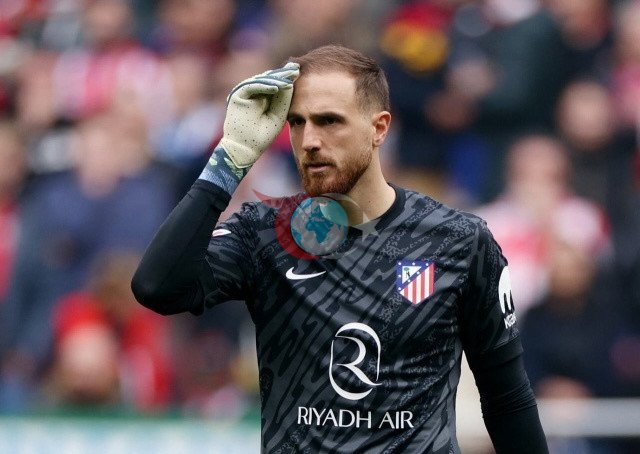 World star goalkeeper for Heightner: over Hedowed! 0