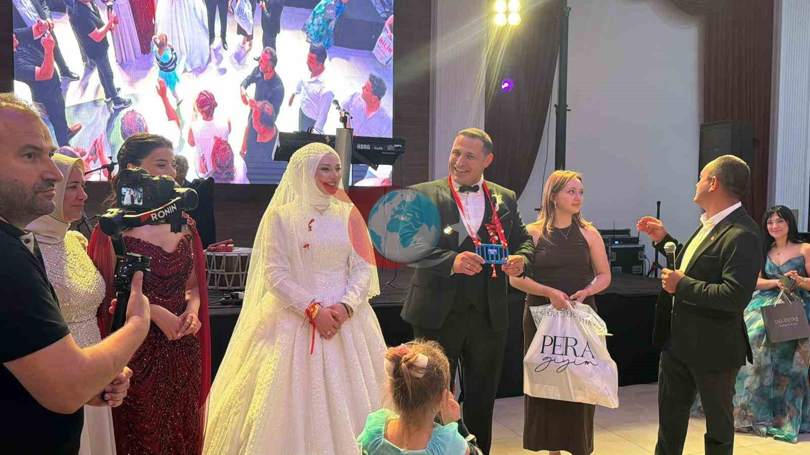 Antalya'da Düğün Eğlencesine Zabıta Dokunuşu: Bariyerli Koruma