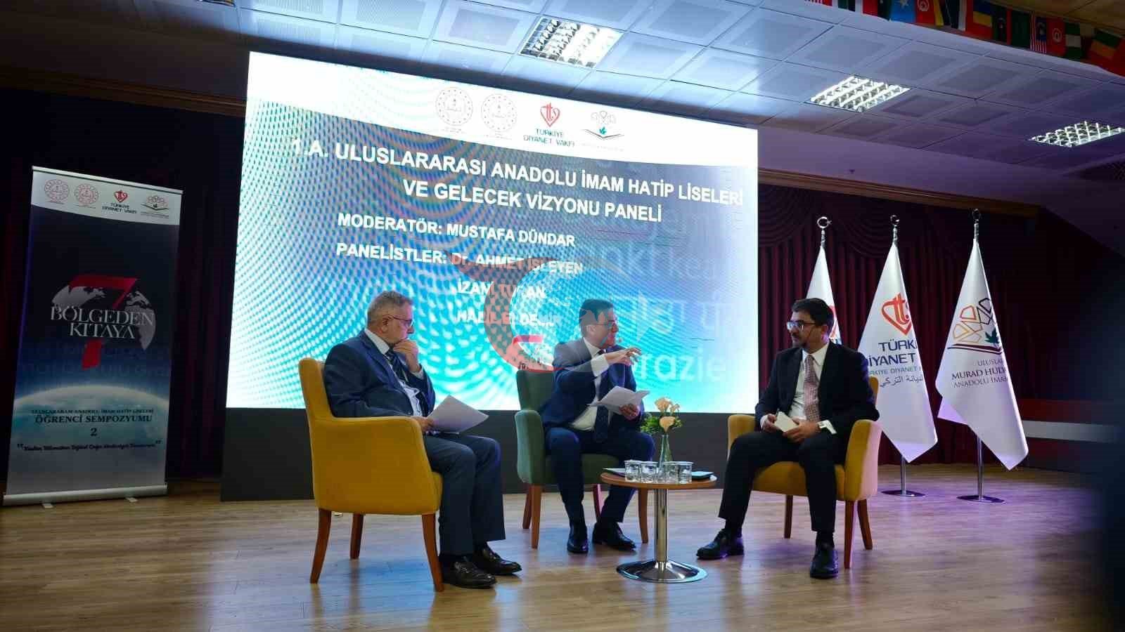 Bursa'da Uluslararası Eğitimde Yeni Ufuklar: Öğrenci Sempozyumu