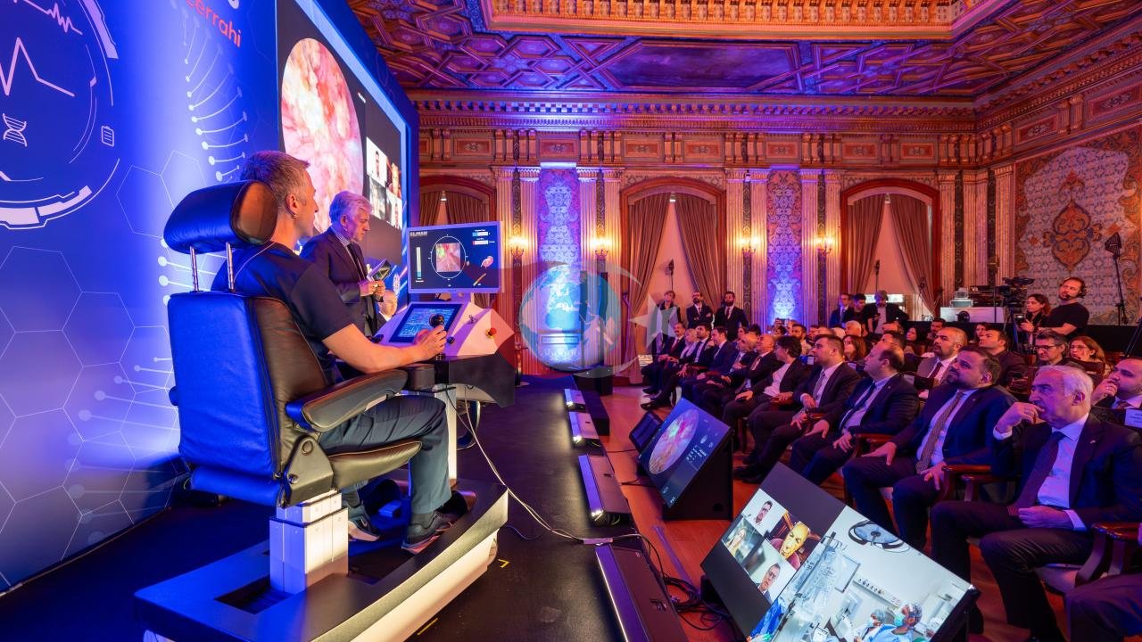 İstanbul'dan Muş'a 5G ile Dünyanın İlk Uzaktan Böbrek Ameliyatı