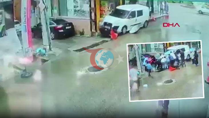 Bursada Dəhşətli Qəza: Ana və Oğlu Maşında sıxışdı