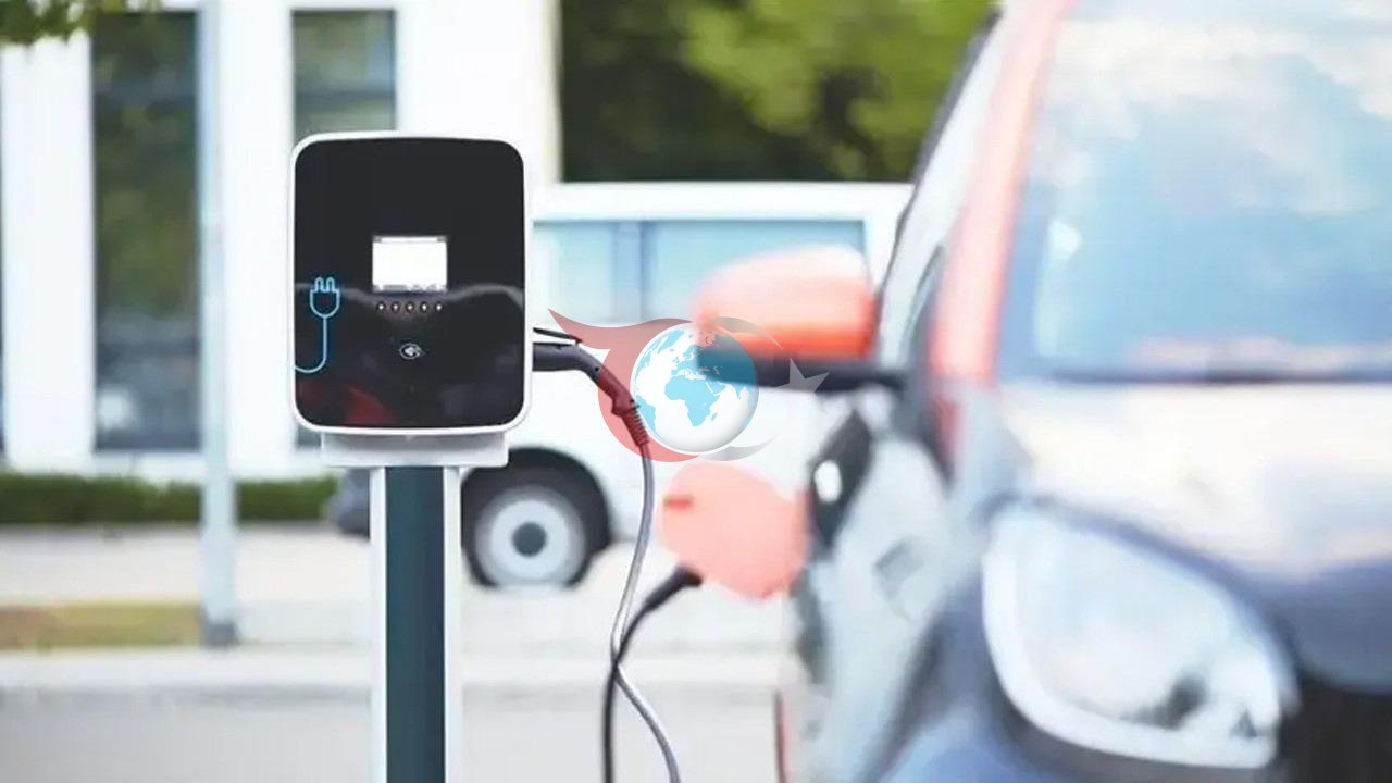 Elektrikli Araç Satışları 2023'te Rekor Kırmaya Hazırlanıyor