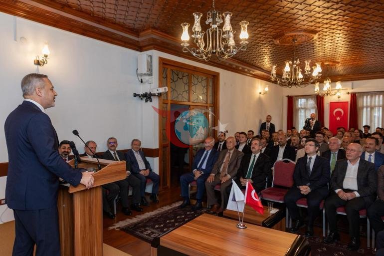 Bakan Fidan, Siyasallฤฑlar Vakfฤฑnฤฑ ziyaret etti