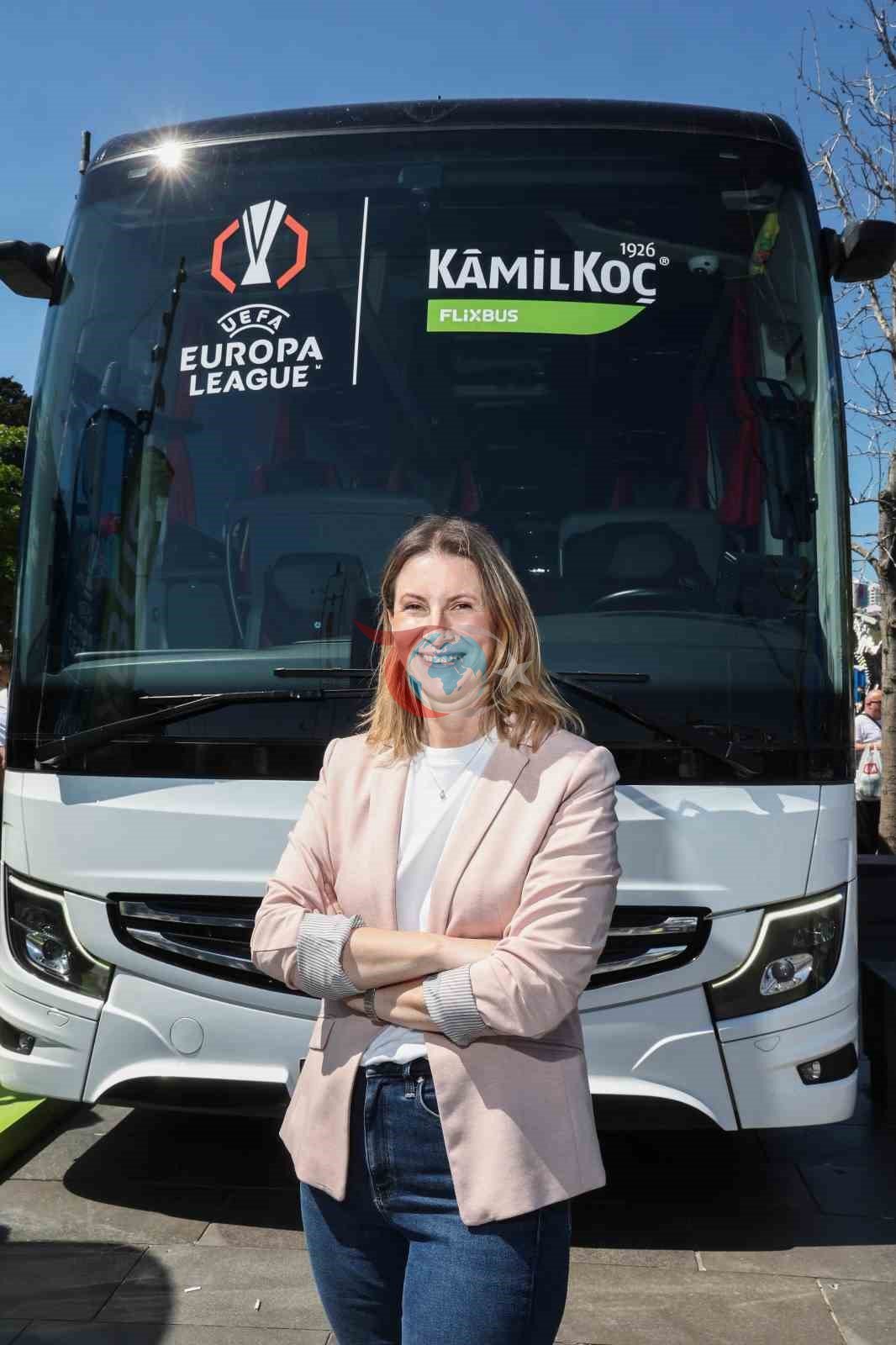 Kamil Koç, UEFA Avrupa ligi finali öncesi taraftar festivalinde futbolseverlerle buluştu