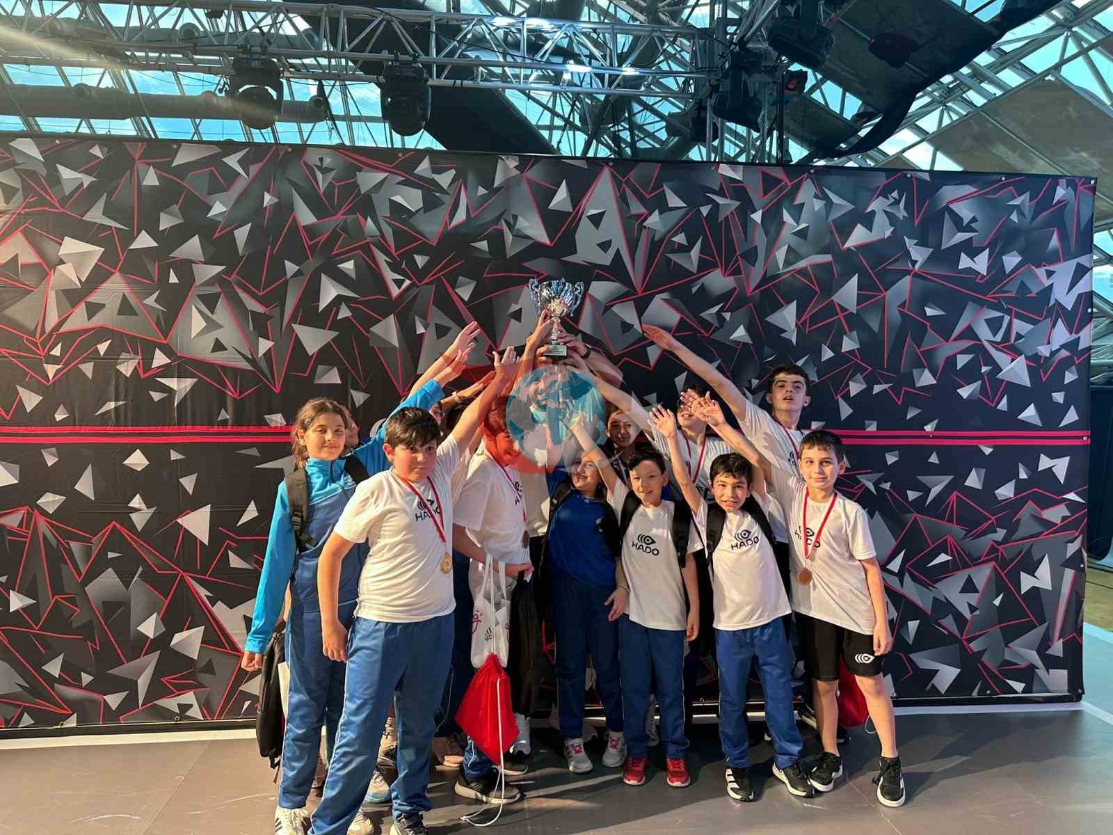 Hado Akademi, Antalya'da Junior Cup'ı Kazandı