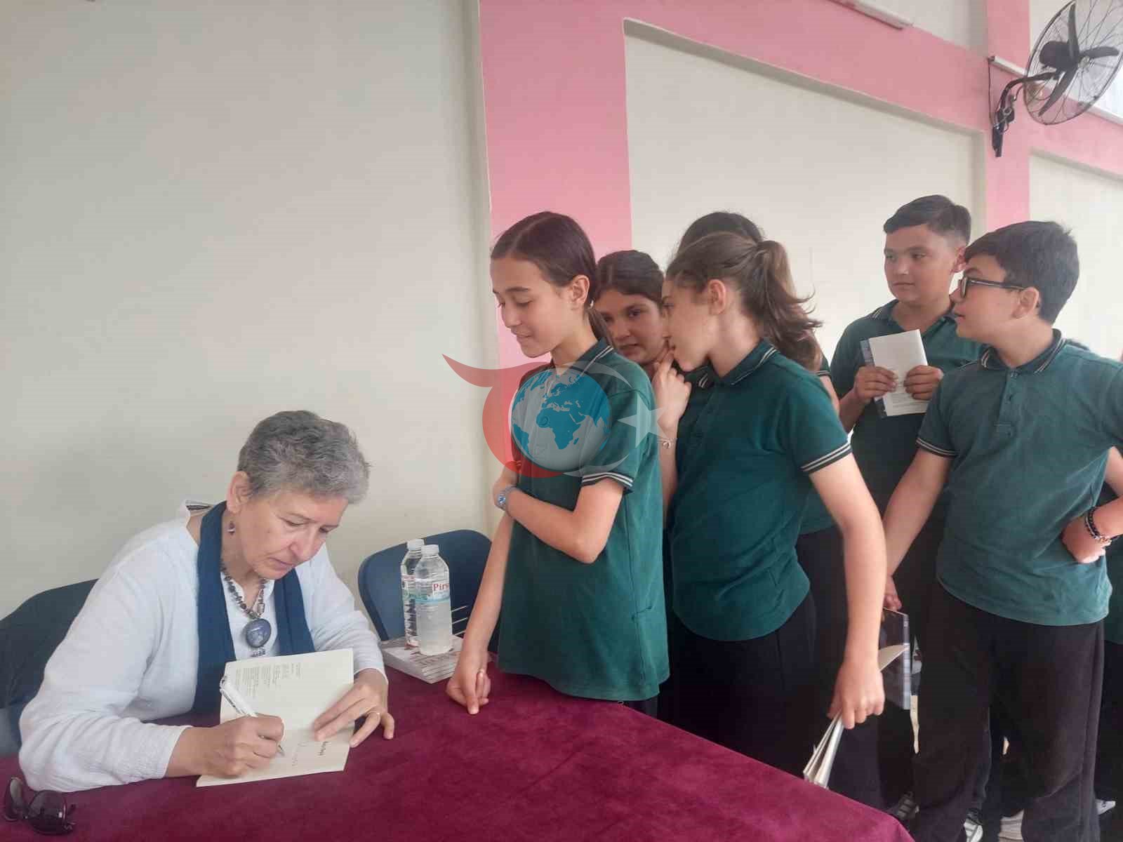 Vicdan Efe, İzmir'de Öğrencilerle Buluştu