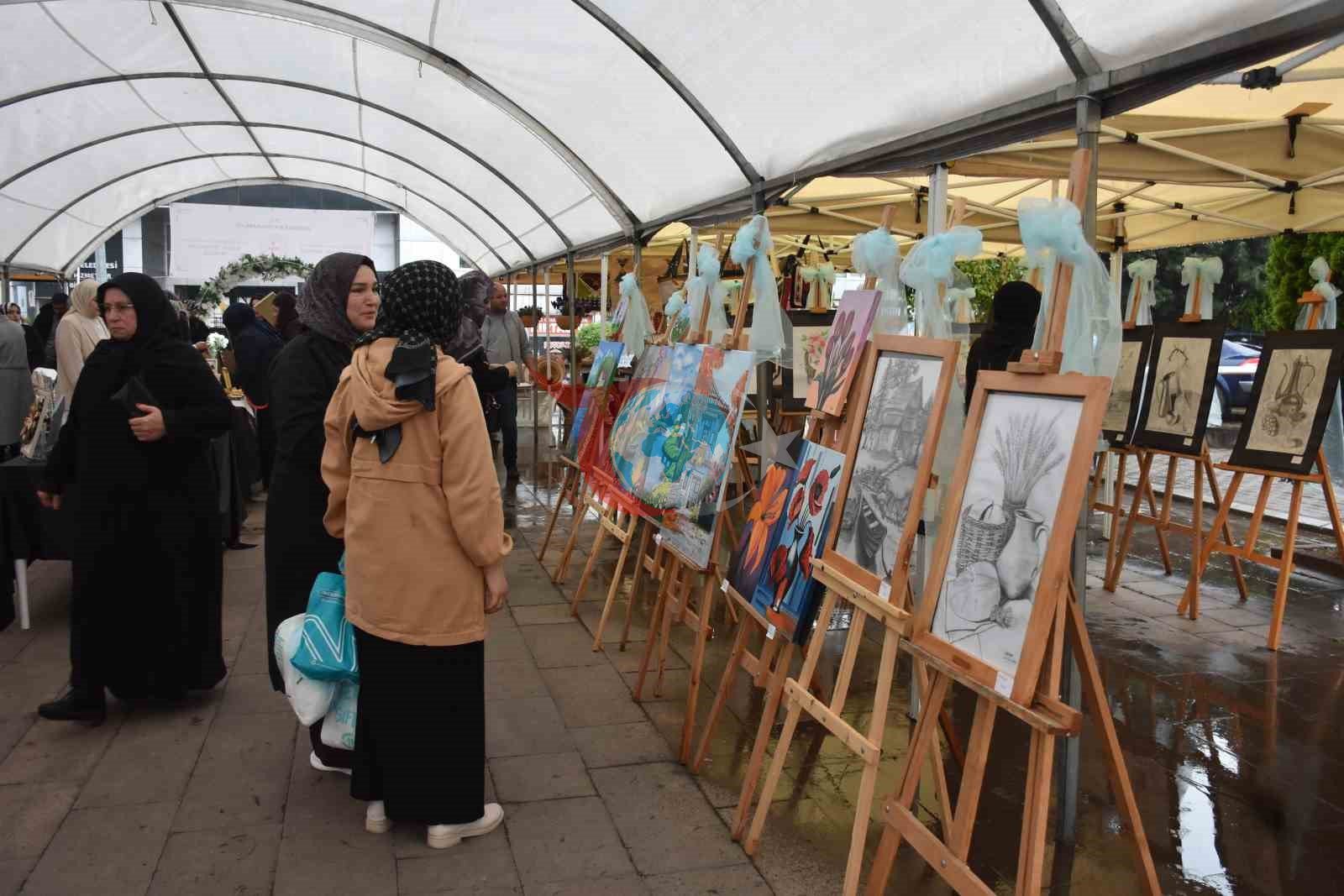 Hendek'te Kadınların Yaratıcı Gücü Sergide Buluştu