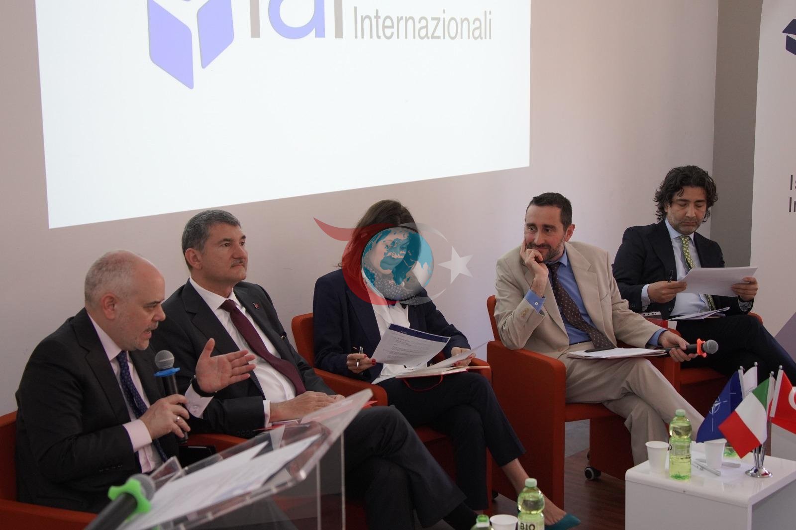 Roma'da NATO Zirvesi Öncesi Güney Kanadı Paneli Düzenlendi