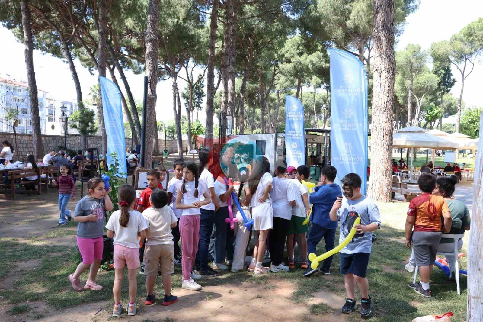 Öğrenciler Tekstil Park&rsquo;ta doyasıya eğlendi