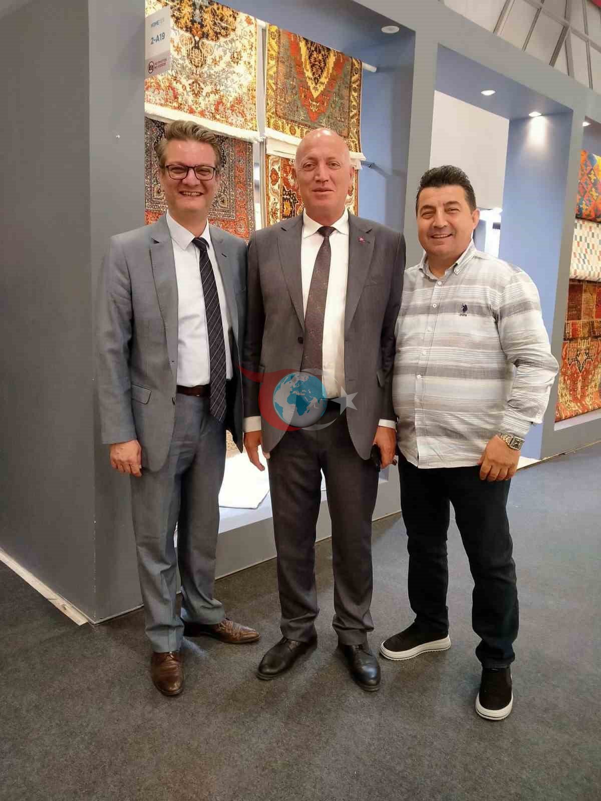 Başkan Kumral, HOMETEX Fuarında Babadağlı Firmaları Ziyaret Etti