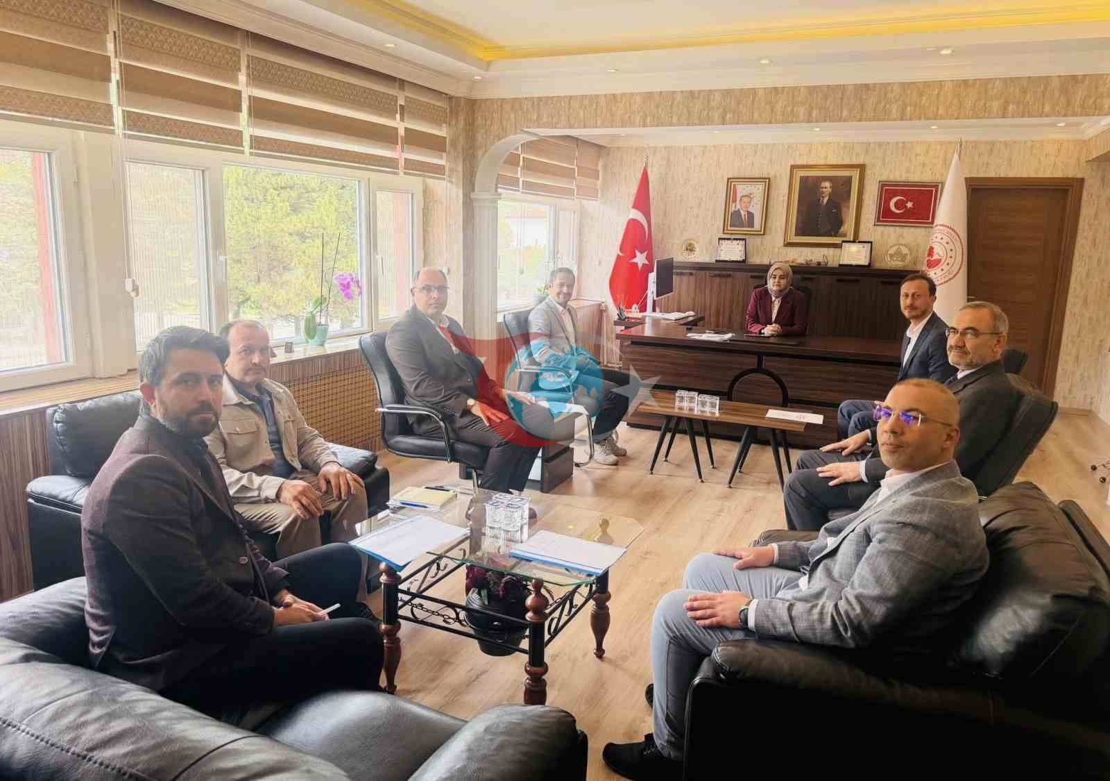 Bilecikdäki çagalar we maşgalalar üçin taslamalar duşuşygy, taslamalary ara alnyp maslahatlaşyldy. Has giň tomaşaçylara ýaýratmak we täsirli netijeleri bermek üçin edilmeli işler barada kararlar kabul edildi. Öňümizdäki aýlarda bu taslamalaryň netijelerine syn etmek we baha bermek meýilleşdirilýär. </p>
                        </div>

                        <!-- Tags -->
                                                    <div class=