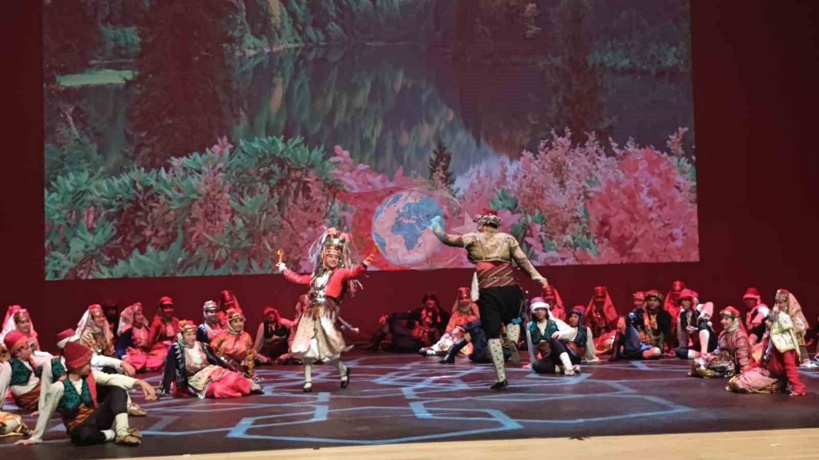 Pamukkale'de Anadolu'nun Kadim Ezgileri Büyüledi