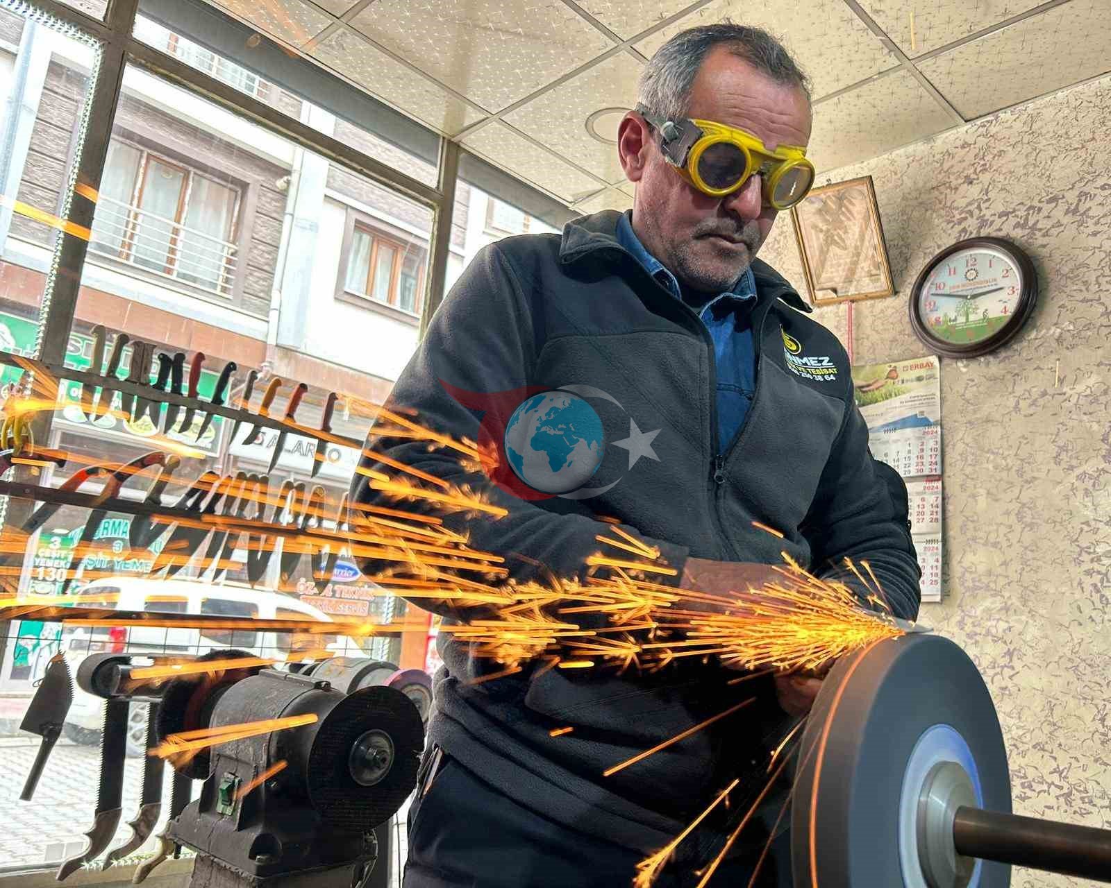 Van'da Kurban Bayramı Öncesi Bıçak Bileme Telaşı