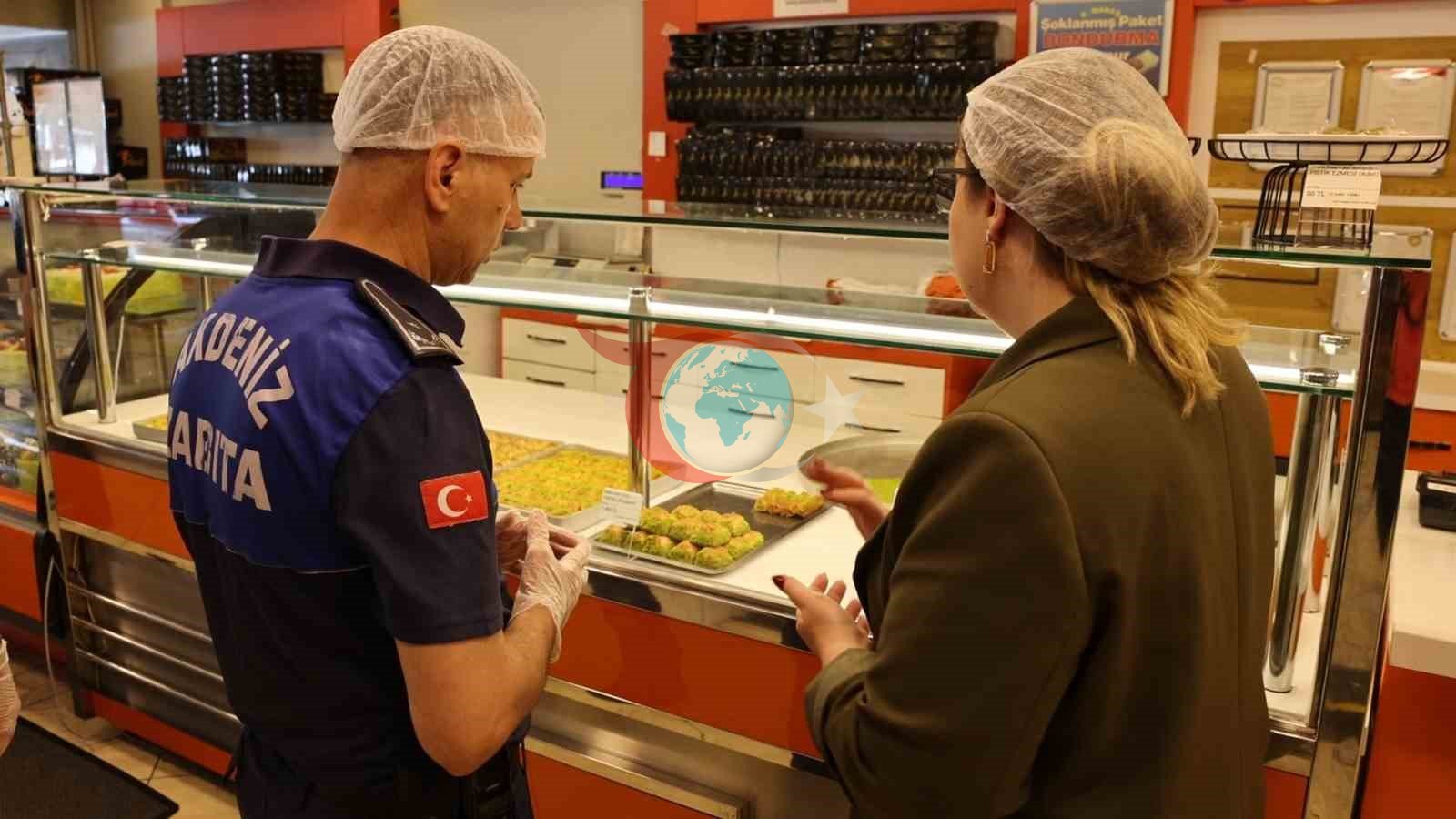 Akdeniz'de Bayram Öncesi Gıda Denetimleri Yoğunlaştı