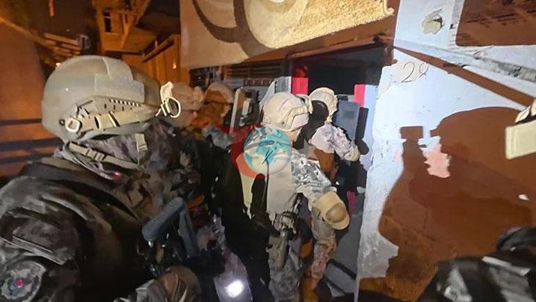 Adanada DEAŞın uyuyan hücresine darbe 16 kişi yakalandı