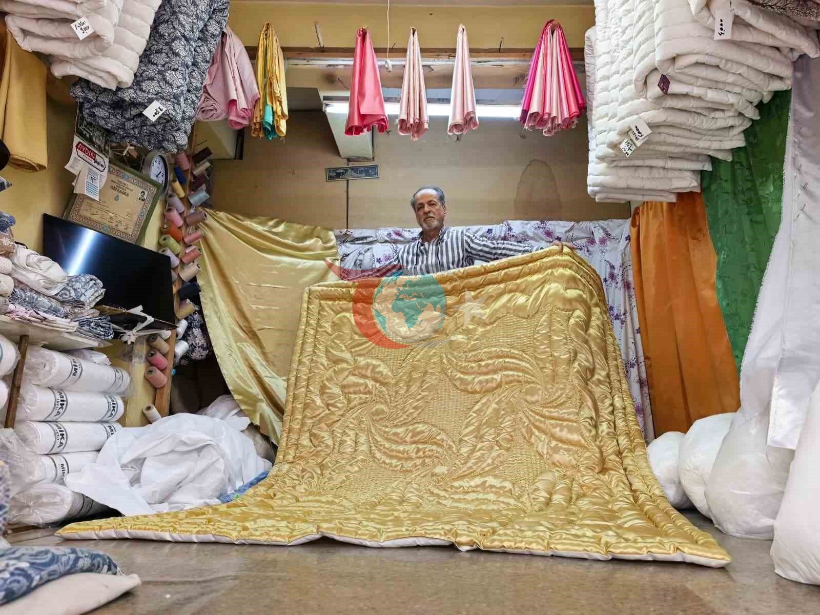 İngiltere Kraliçesi'ne Yorgan Yapan İnegöllü Usta Mesleğini Anlatıyor