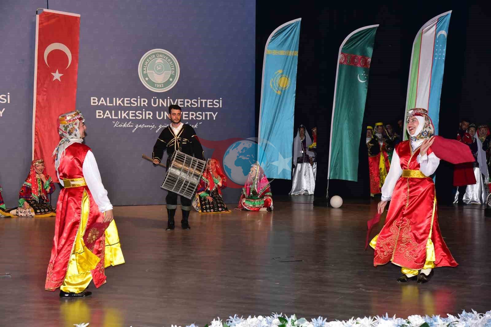 Balıkesir'de Türk Dünyasının Kültürel Zenginliği Sahnede