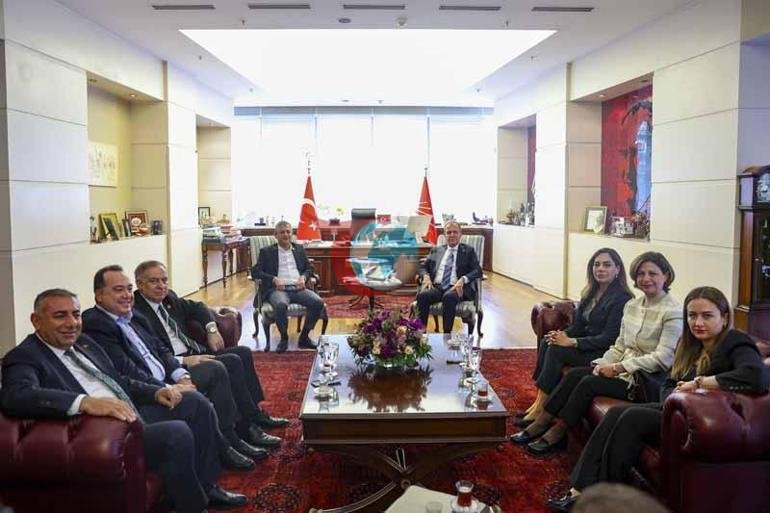Özgür Özel, büyükşehir belediye başkanları ile bir araya geldi