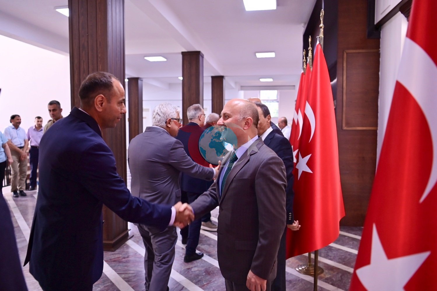 Vali Varol personelle bayramlaştı