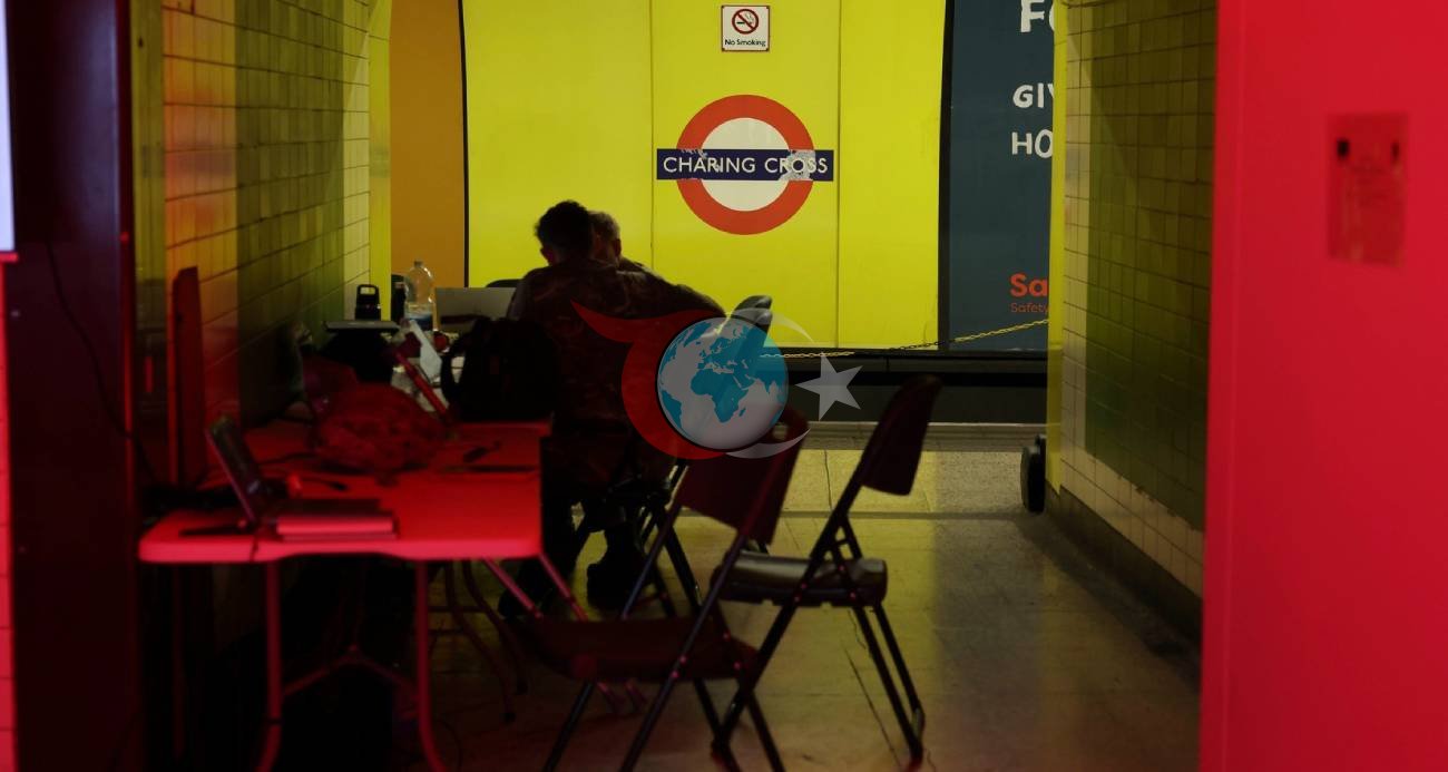 Londra'da NATO Tatbikatı: Metro İstasyonu Askeri Karargah Oldu
