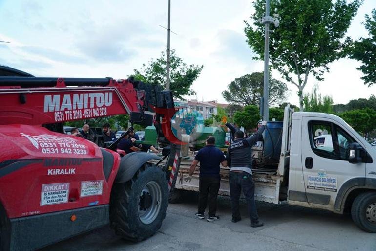 250 kiloluk kişinin cenazesi 4. kattaki evinden forkliftle indirildi