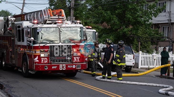 New York'ta Tersane Yangınında Patlama: Çeşitli Yaralanmalar Var