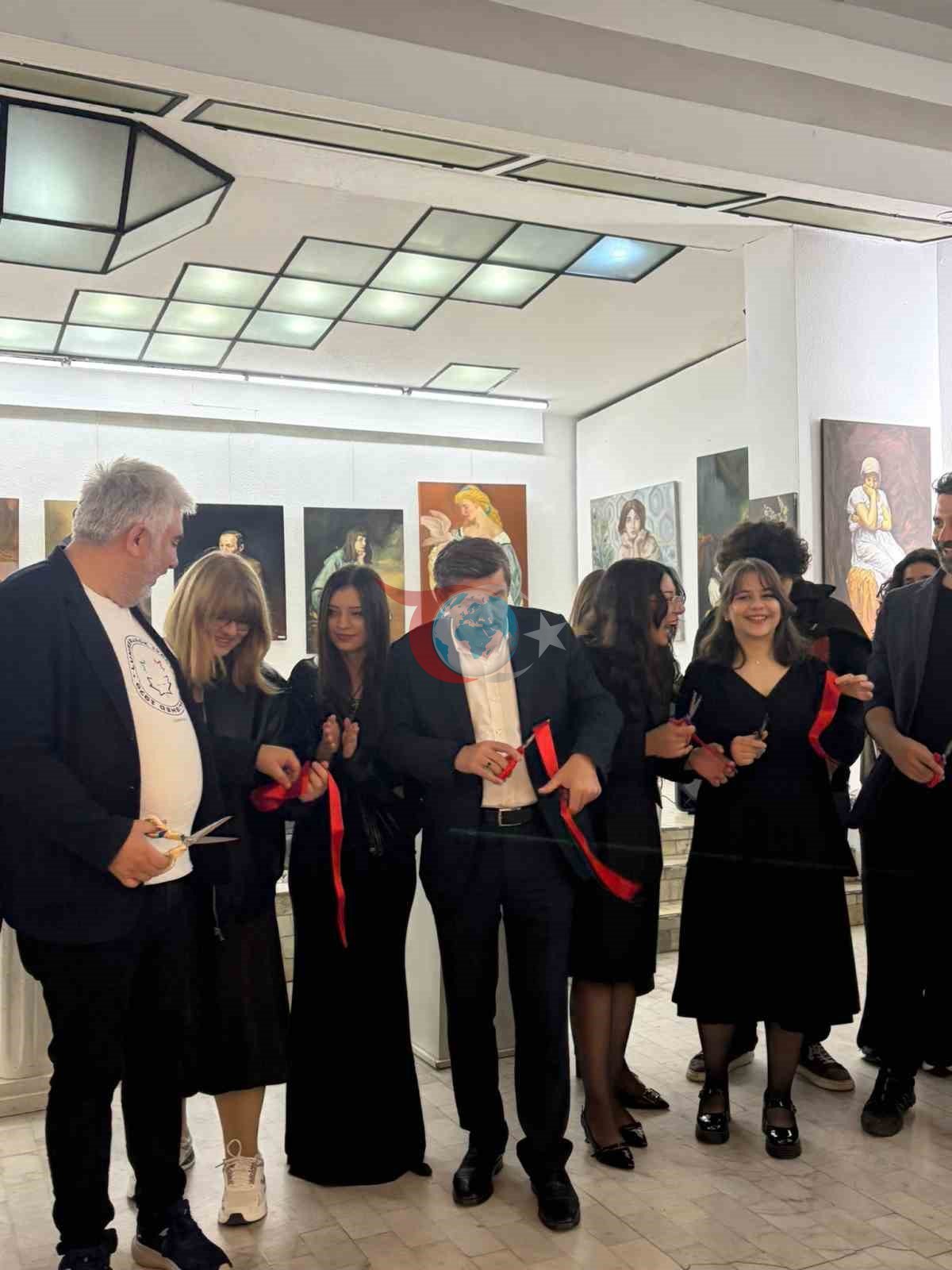 Genç sanatçılar eserlerini karekodla dijitale taşıdı