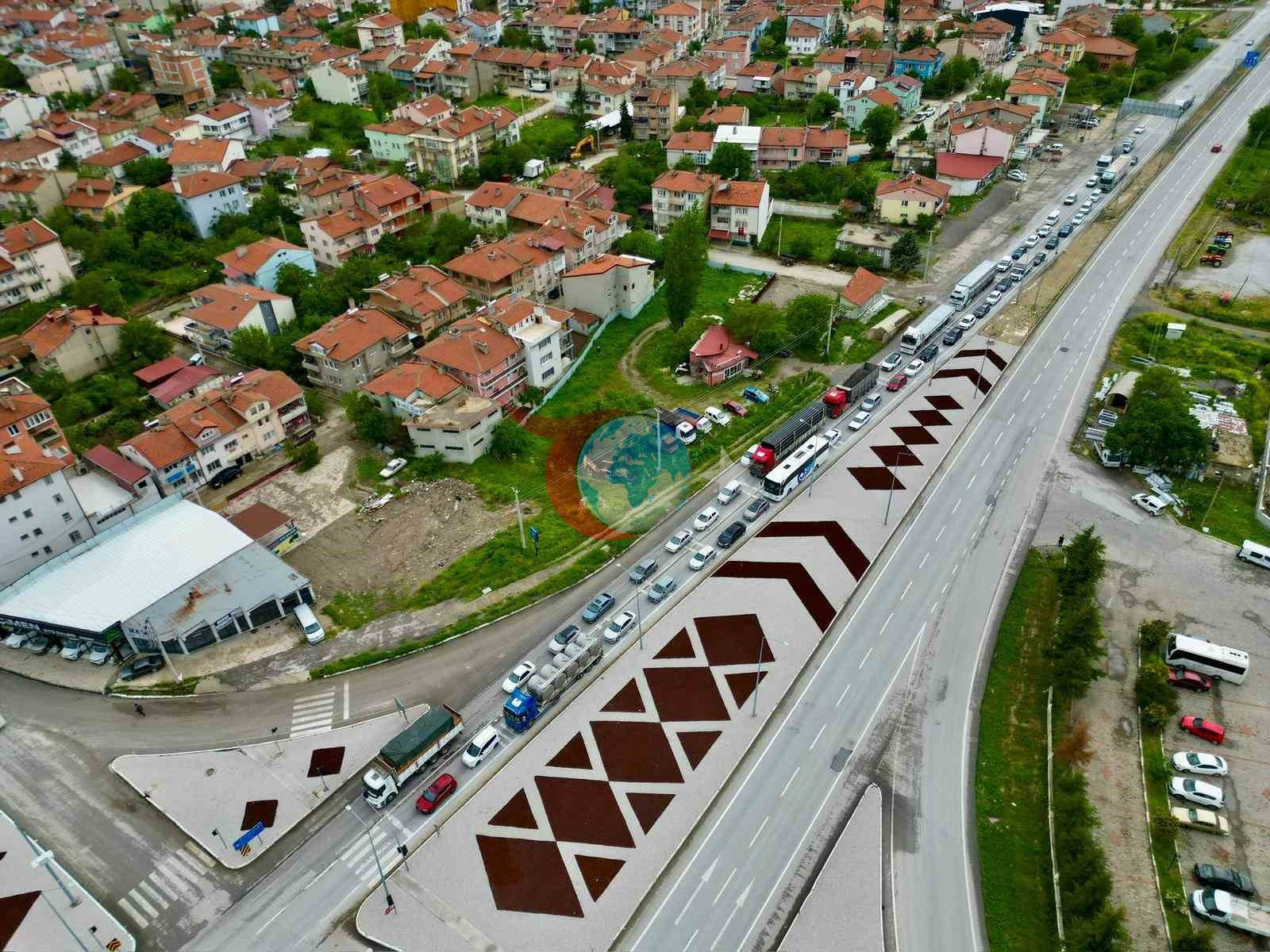 Afyonkarahisarda Bayram Trafik Sıxlığı Başladı