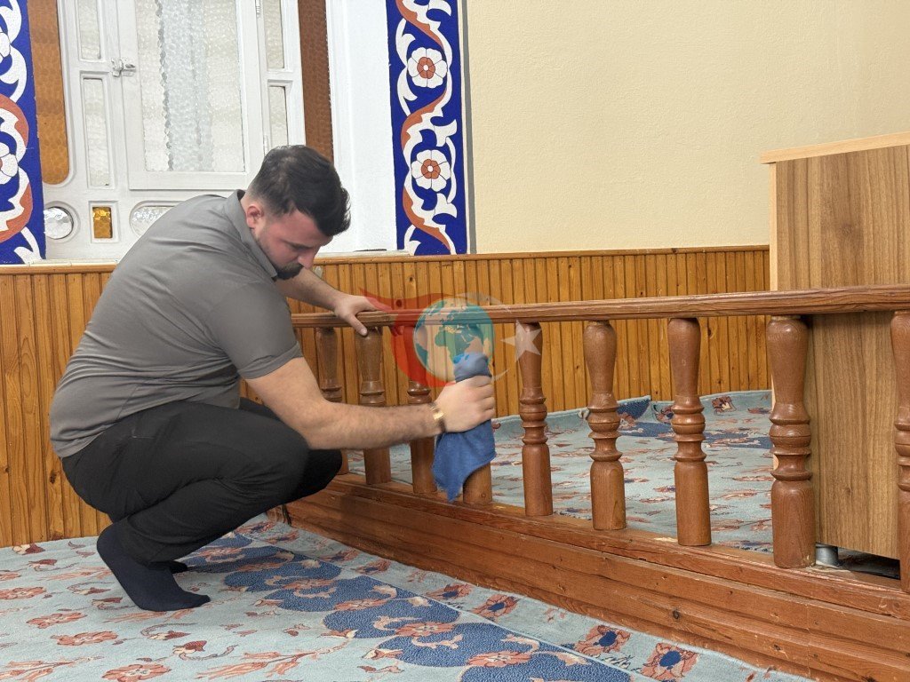 Kartepedəki məscidlər Qurban bayramı öncəsi ibadətə hazırlaşır