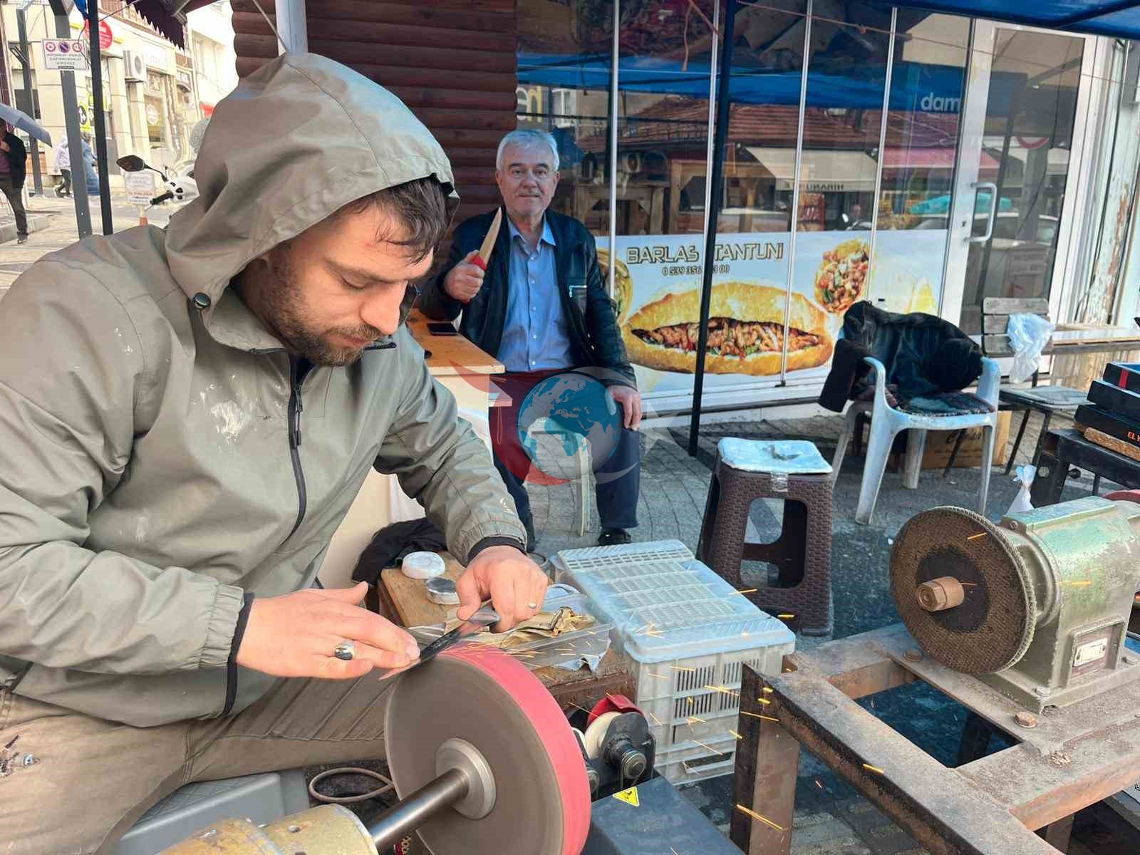 Tavşanlı, Kurban Bayramı Öncesi Bıçak Bileme Telaşında