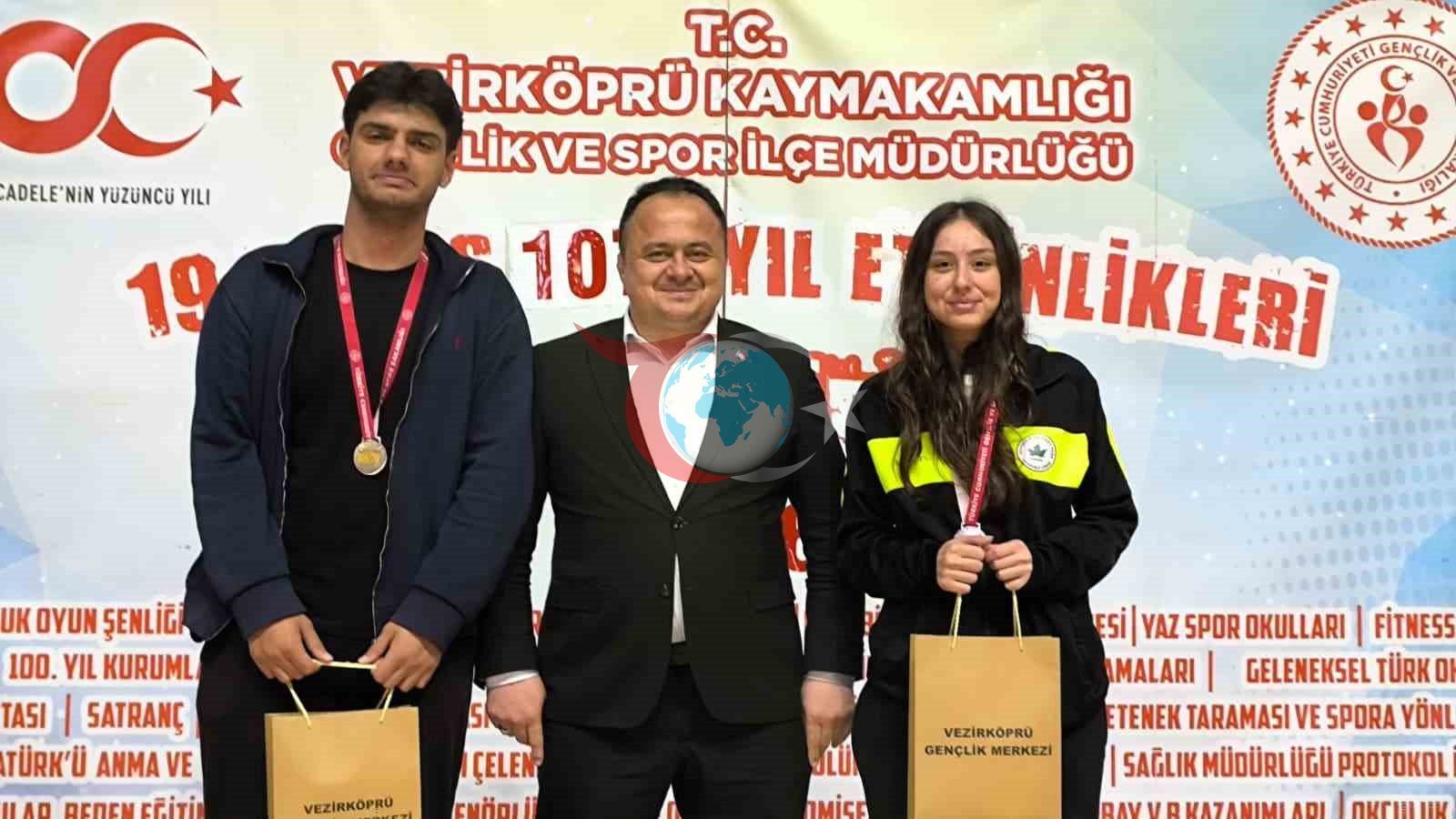 Vezirköprü’de liseliler münazarada yarıştı