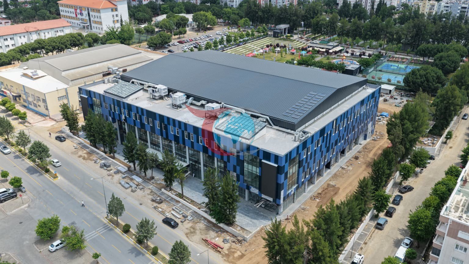 Aydın&rsquo;da 3 bin kişilik spor salonunda sona gelindi