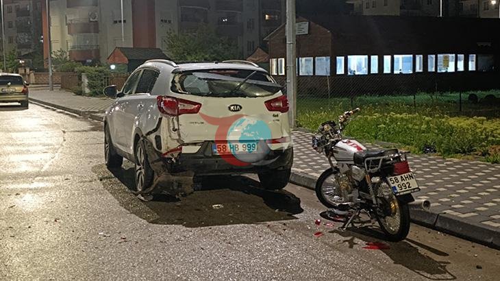 Sivas'ta Cipe Çarpan Genç Motosiklet Sürücüsü Hayatını Kaybetti