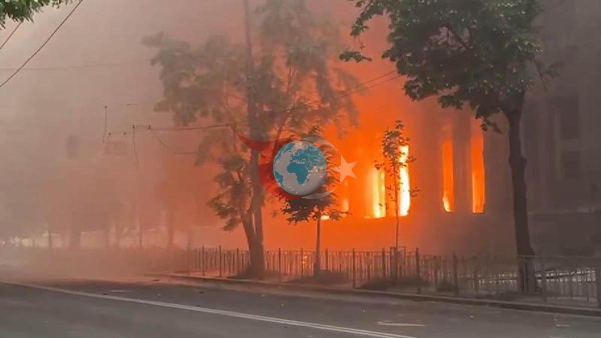 Rus Füzeleri Kiev'i Vurdu: Savunma Fabrikası Hedefte