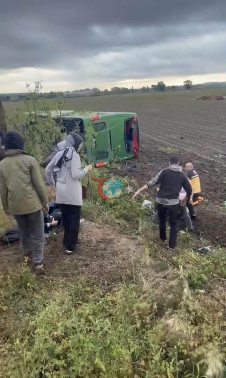 Son dakika... Çanakkalede otobüs devrildi: Çok sayıda yaralı var