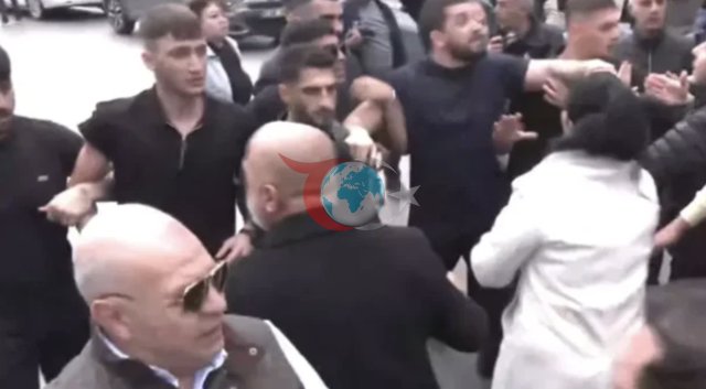 CHP Genel Merkezi'nde önünde tahliye gerginliği! Büyük arbede çıktı - Resim: 0