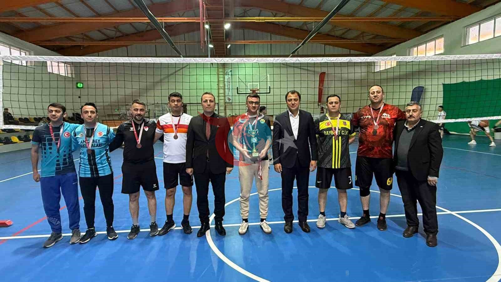 Aydıntepe'de Voleybol Turnuvası Coşkuyla Sona Erdi