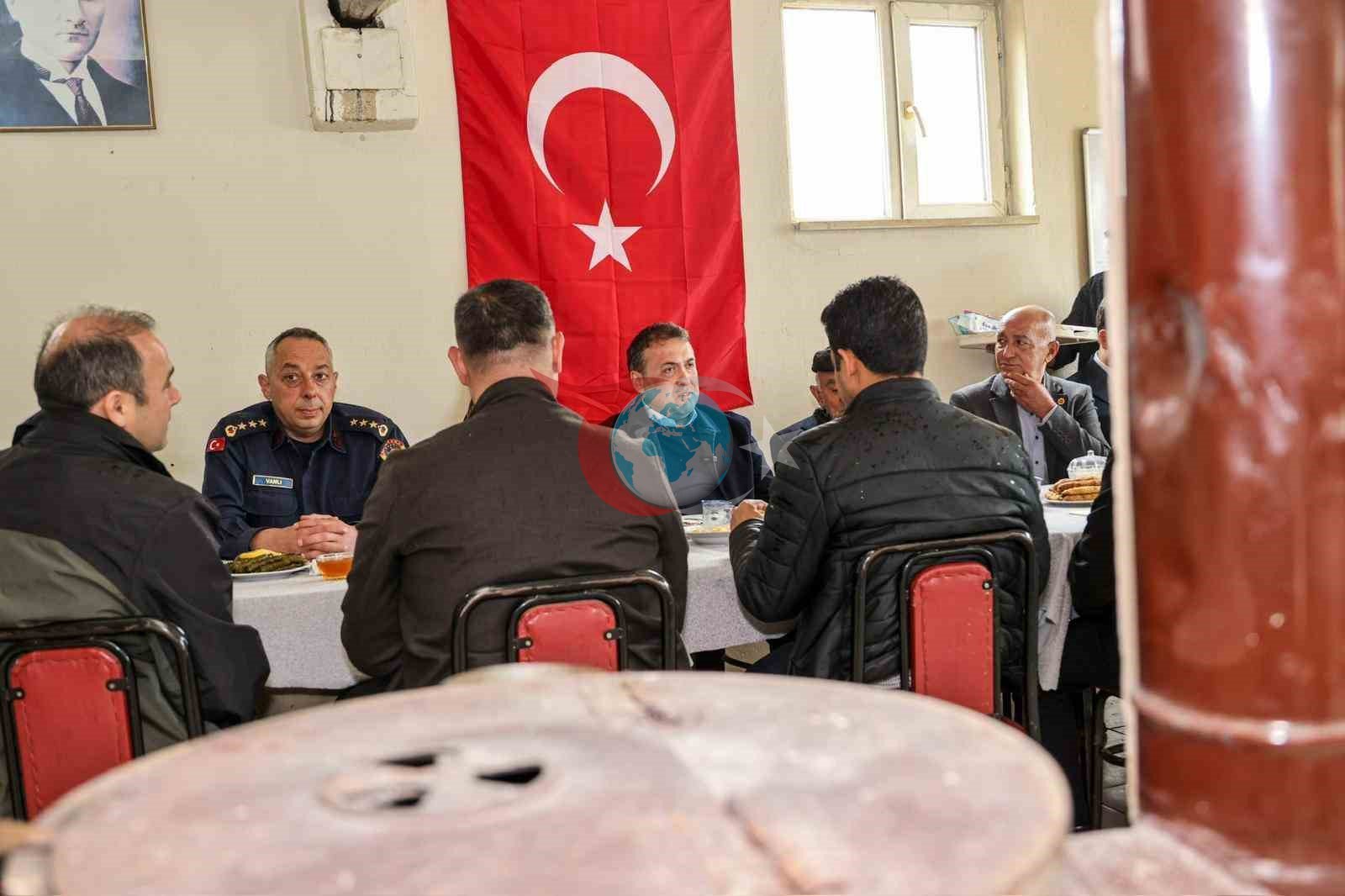 Vali Sözer Hıdırellez şenliğine otobüsle gitti